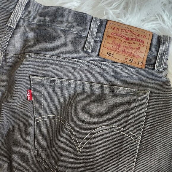 Levis 501 Shorts Mens 42 Cut Off Jean Denim Cotton Button‎ Fly Gray Distressed - Picture 5 of 16
